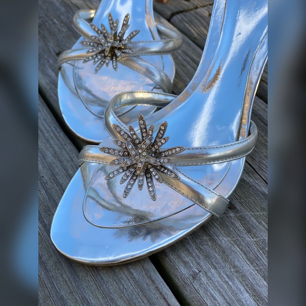 NINE WEST Metallic Silver Size 10